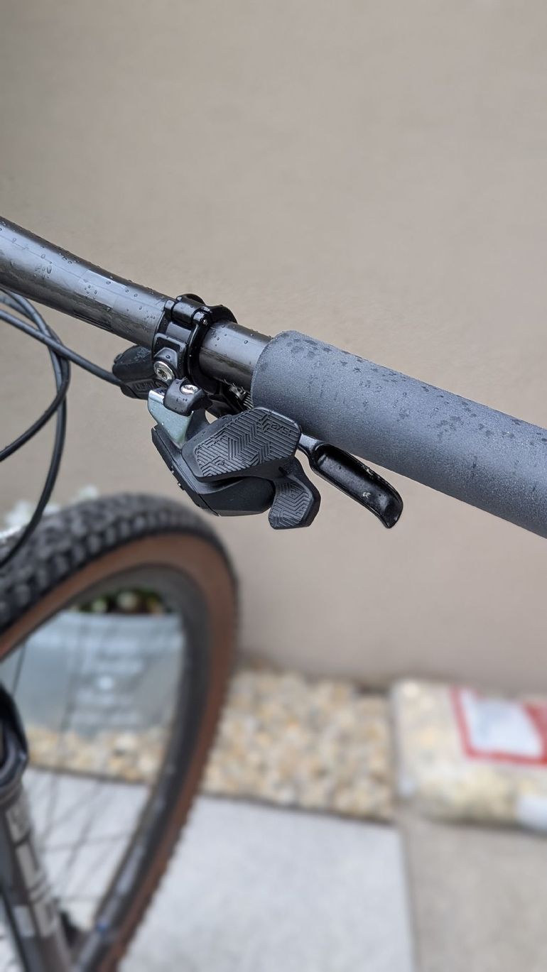 Used Mondraker F-PODIUM CARBON DC RR 2023 2023 Mountainbike, Light Gray, 29 — image 13 of 15