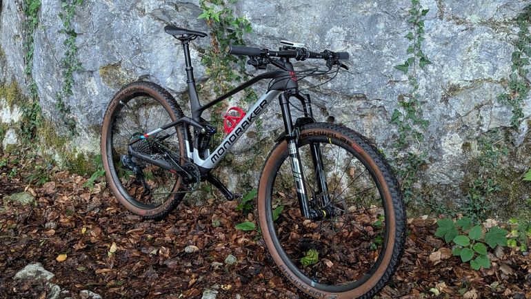 Used Mondraker F-PODIUM CARBON DC RR 2023 2023 Mountainbike, Light Gray, 29 — image 4 of 15