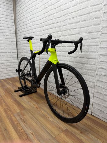 Used Trek Madone SL 7 Disc 2020 2020 Road & Gravel, Black — image 2 of 6