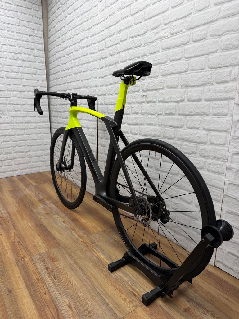 Used Trek Madone SL 7 Disc 2020 2020 Road & Gravel, Black — image 6 of 6
