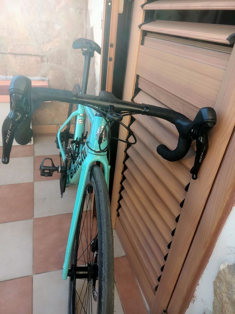 Used Bianchi Sprint Shimano 105 2020 Road & Gravel, Green — image 8 of 9