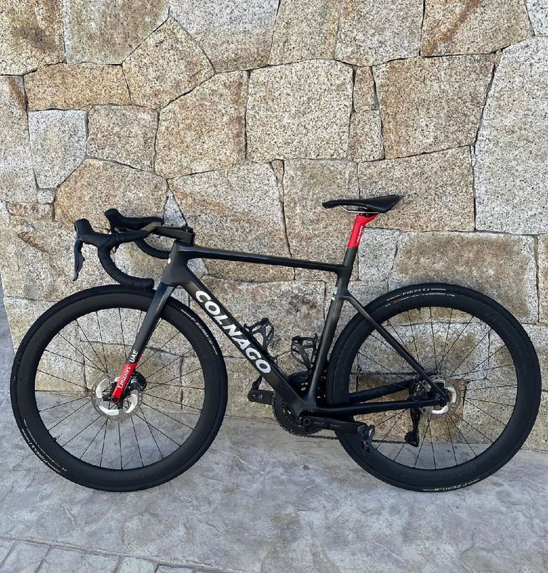 Used Colnago V4Rs Disc Ultegra Di2 8100 w/Fulcrum Racing Wind 400 Wheels 2023 2023 Road & Gravel, Black — image 2 of 3