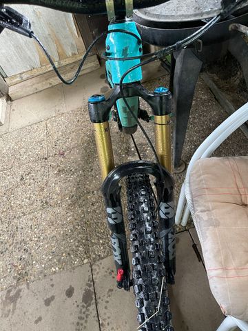 Yt Capra Core 4 2023 Custom SRAM X01 Eagle 2023 Mountainbike usato, Blu — immagine 11 di 14