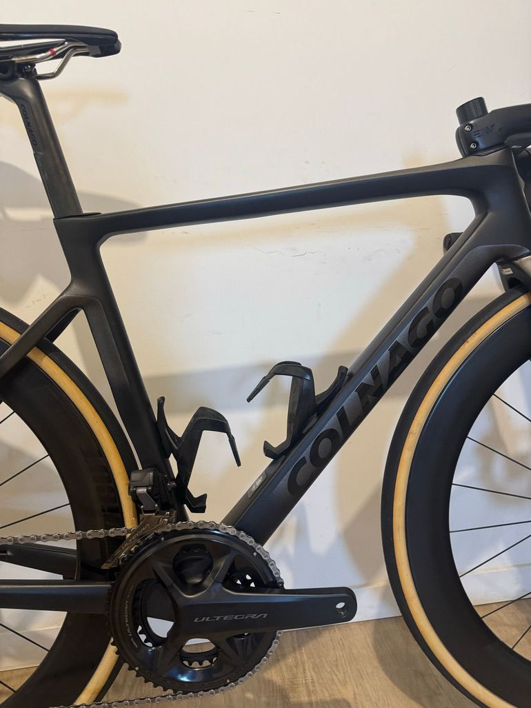 Used Colnago V4Rs Disc Ultegra Di2 8100 w/Fulcrum Racing 600 Wheels 2024 2024 Road & Gravel, Schwarz — image 4 of 7