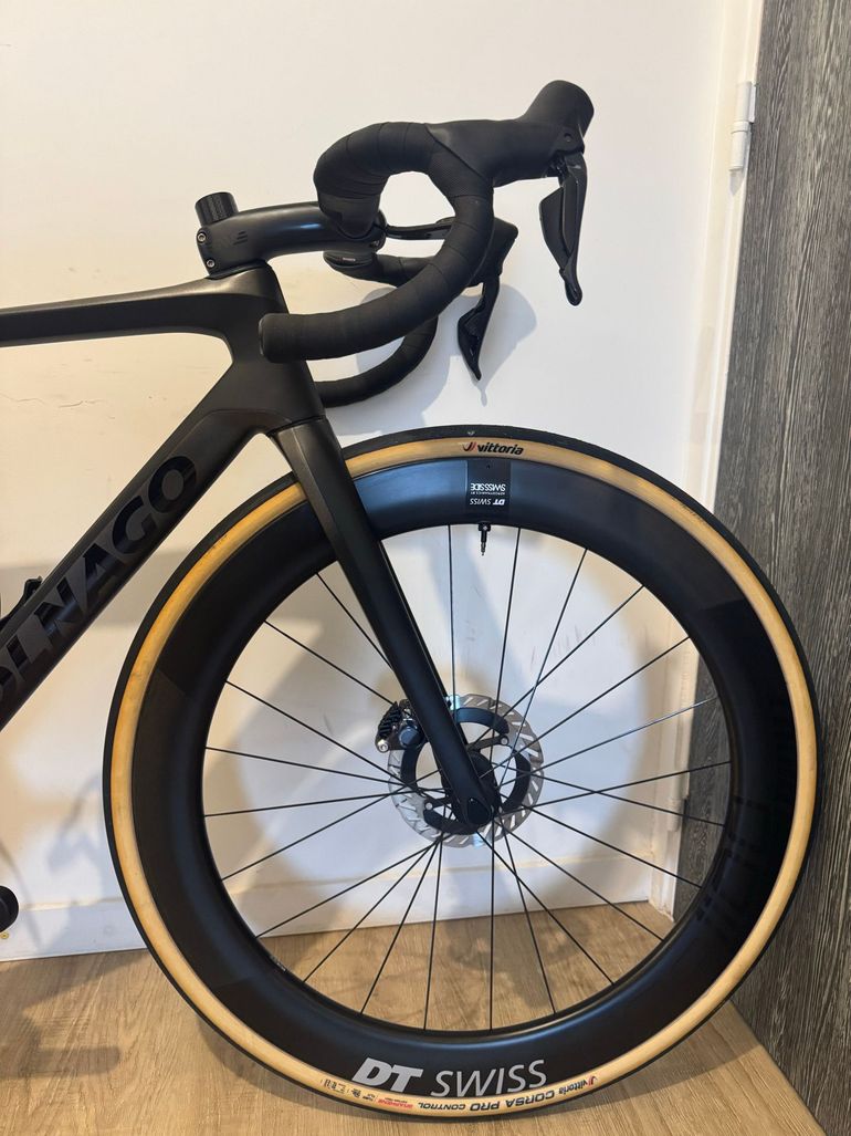 Used Colnago V4Rs Disc Ultegra Di2 8100 w/Fulcrum Racing 600 Wheels 2024 2024 Road & Gravel, Schwarz — image 5 of 7