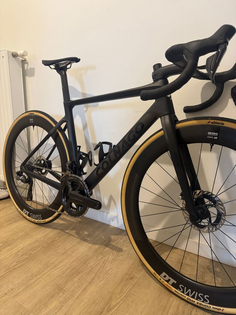 Used Colnago V4Rs Disc Ultegra Di2 8100 w/Fulcrum Racing 600 Wheels 2024 2024 Road & Gravel, Schwarz — image 6 of 7