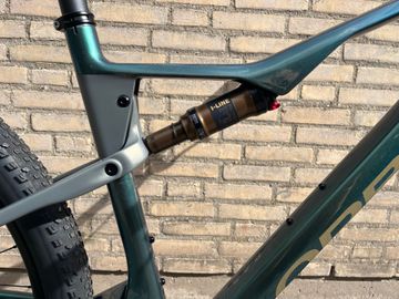 Used Orbea Oiz Shimano Deore XT Di2 2026 Mountainbike, Green — image 2 of 19