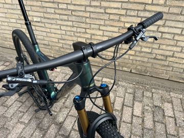 Used Orbea Oiz Shimano Deore XT Di2 2026 Mountainbike, Green — image 8 of 19