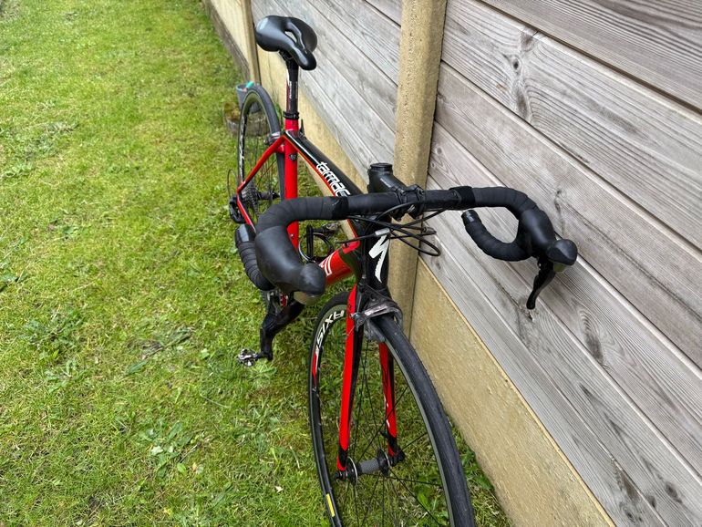 Used Specialized Tarmac Shimano 105 2014 Road & Gravel, Red — image 2 of 4