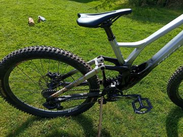 Specialized Demo Expert 2022 2022 Mountainbike d'occasion — image 5 sur 11