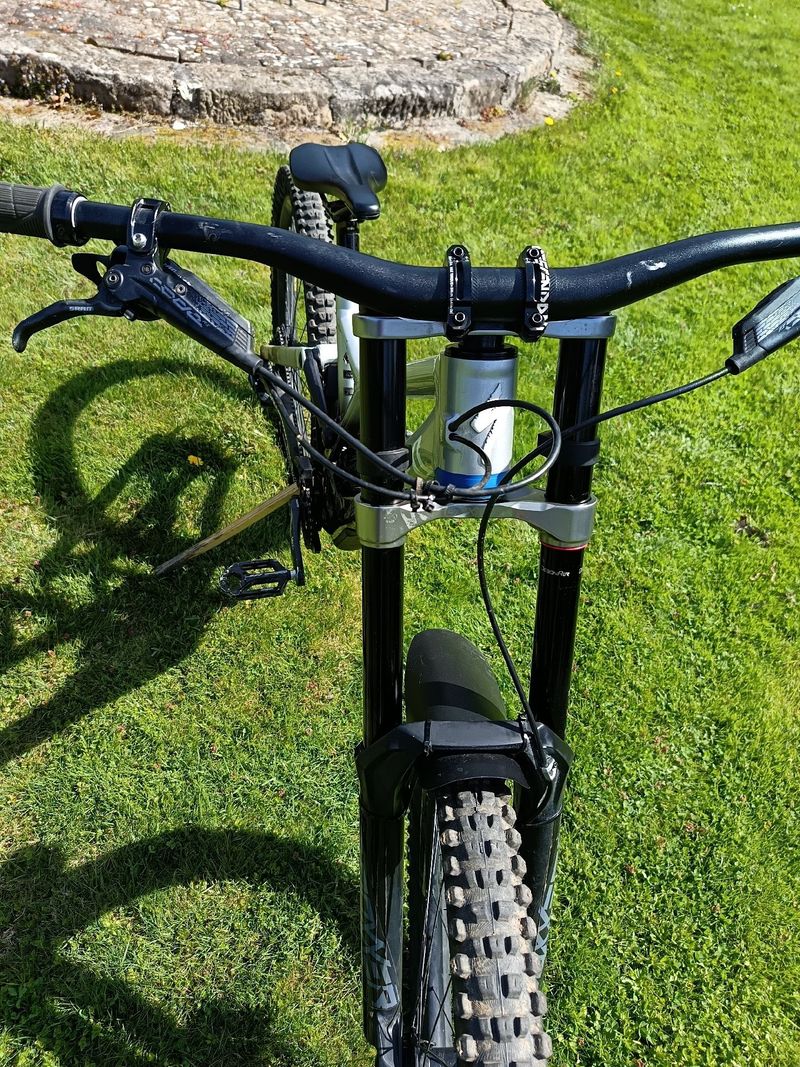 Specialized Demo Expert 2022 2022 Mountainbike d'occasion — image 3 sur 11
