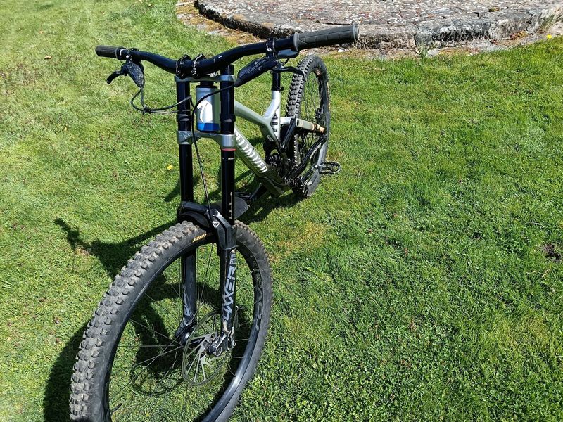 Specialized Demo Expert 2022 2022 Mountainbike d'occasion — image 8 sur 11