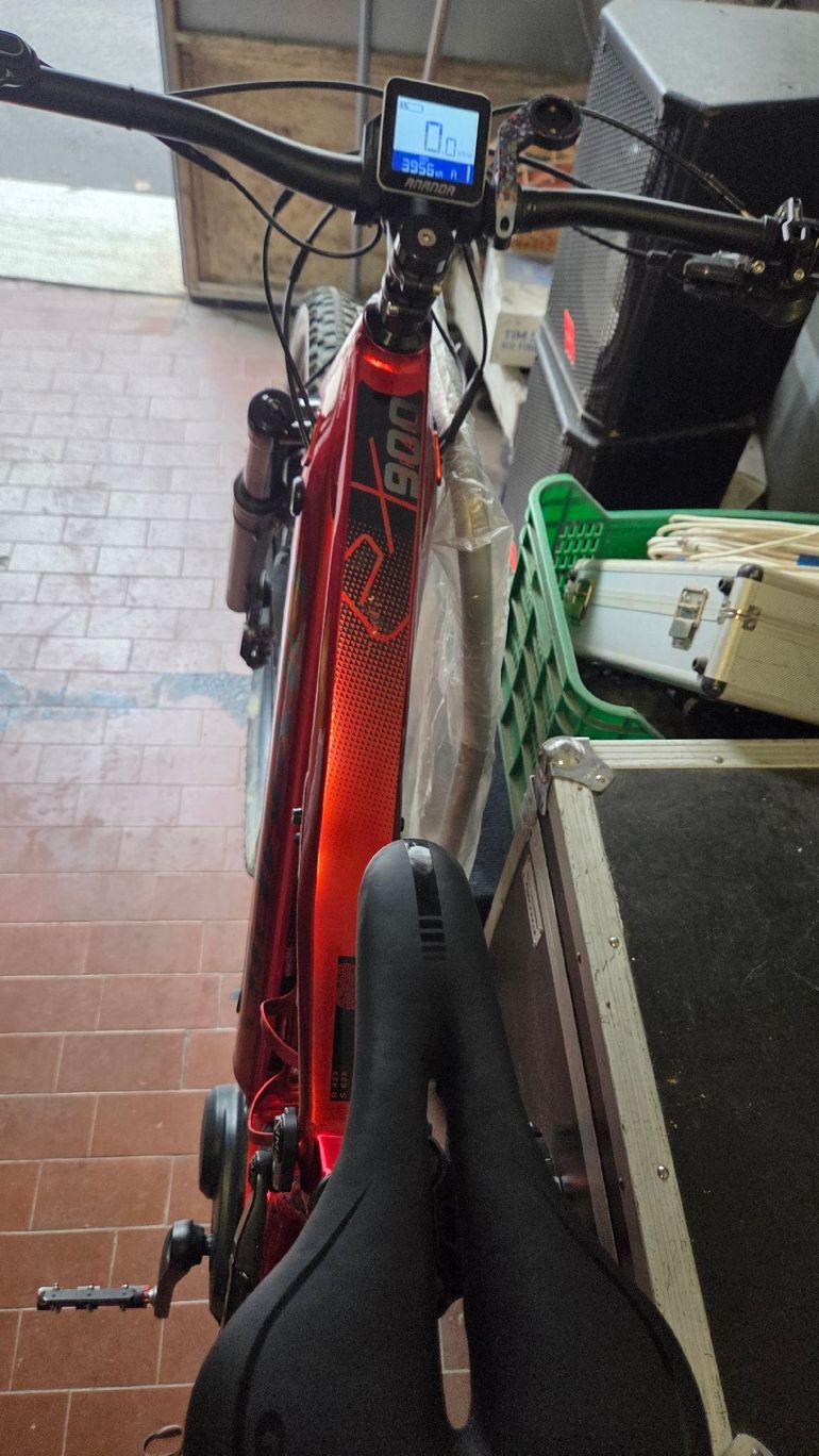 Used Olympia Evo Shimano Deore 2022 Mountainbike, Red — image 6 of 9
