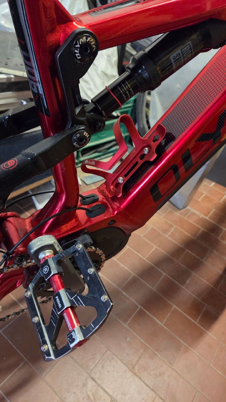 Used Olympia Evo Shimano Deore 2022 Mountainbike, Red — image 2 of 9