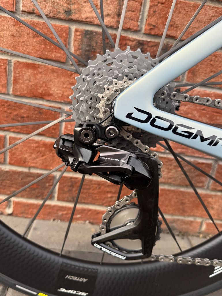 Used Pinarello DOGMA F DURA ACE Di2 2026 2026 Road & Gravel, Light Gray — image 9 of 9