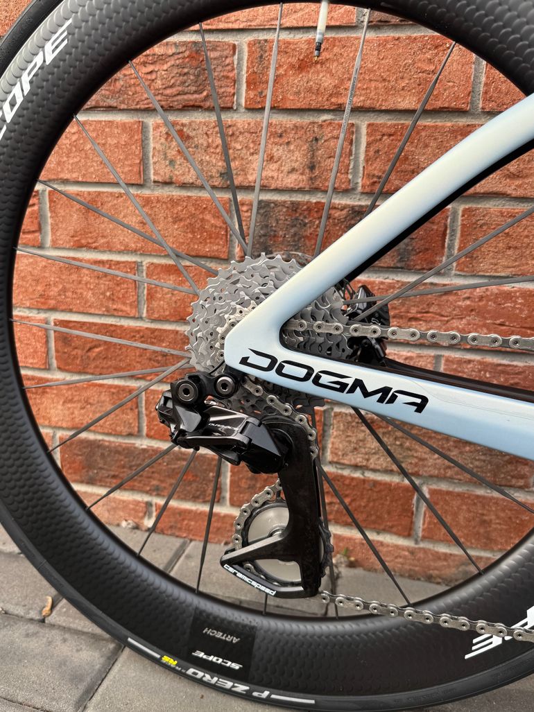 Used Pinarello DOGMA F DURA ACE Di2 2026 2026 Road & Gravel, Light Gray — image 5 of 9
