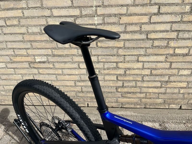 Używany Orbea Oiz Shimano Deore XT Di2 2024 Mountainbike — zdjęcie 14 z 17