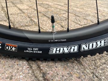 Używany Orbea Oiz Shimano Deore XT Di2 2024 Mountainbike — zdjęcie 11 z 17