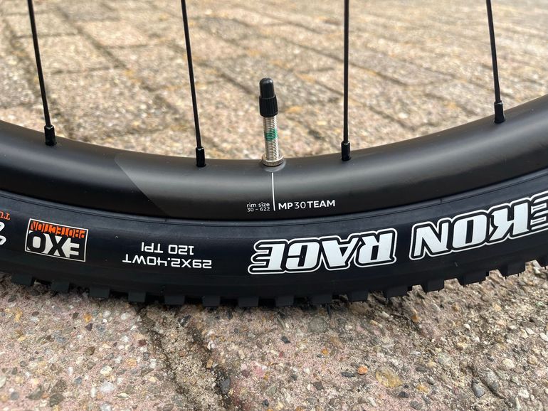 Used Orbea OIZ M-PRO 2024 2024 Mountainbike — image 11 of 17