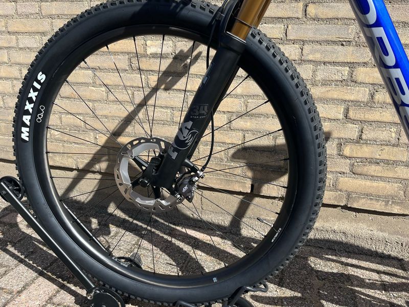 Używany Orbea Oiz Shimano Deore XT Di2 2024 Mountainbike — zdjęcie 16 z 17