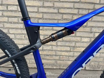 Używany Orbea Oiz Shimano Deore XT Di2 2024 Mountainbike — zdjęcie 4 z 17