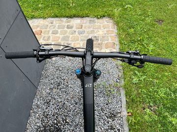 Orbea OIZ M10 2023 2023 Mountainbike usato, Nero — immagine 11 di 11