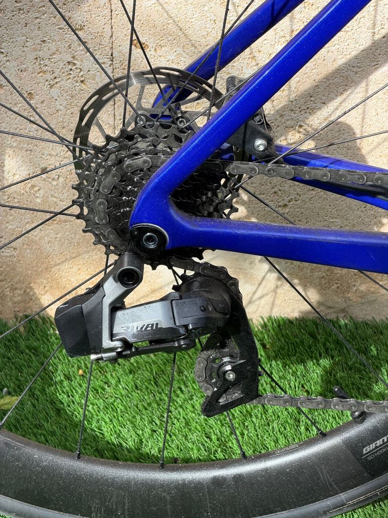 Used Giant Propel Advanced 1 2024 2024 Road & Gravel — image 3 of 7