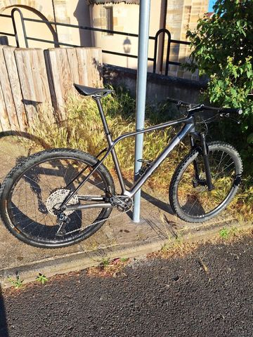 Gebrauchtes Orbea Alma Shimano SLX 2021 Mountainbike, Hellgrau — Bild 1 von 9