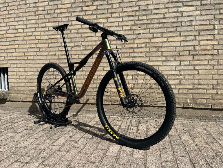 Used Orbea Oiz Shimano Deore XT Di2 2025 Mountainbike, Green — image 2 of 17