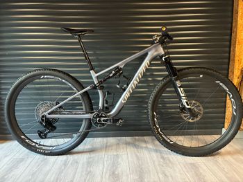 Used Specialized Epic 8 Pro - SRAM X0 AXS, RockShox Ultimate Flight Attendant 2026 2026 MTB