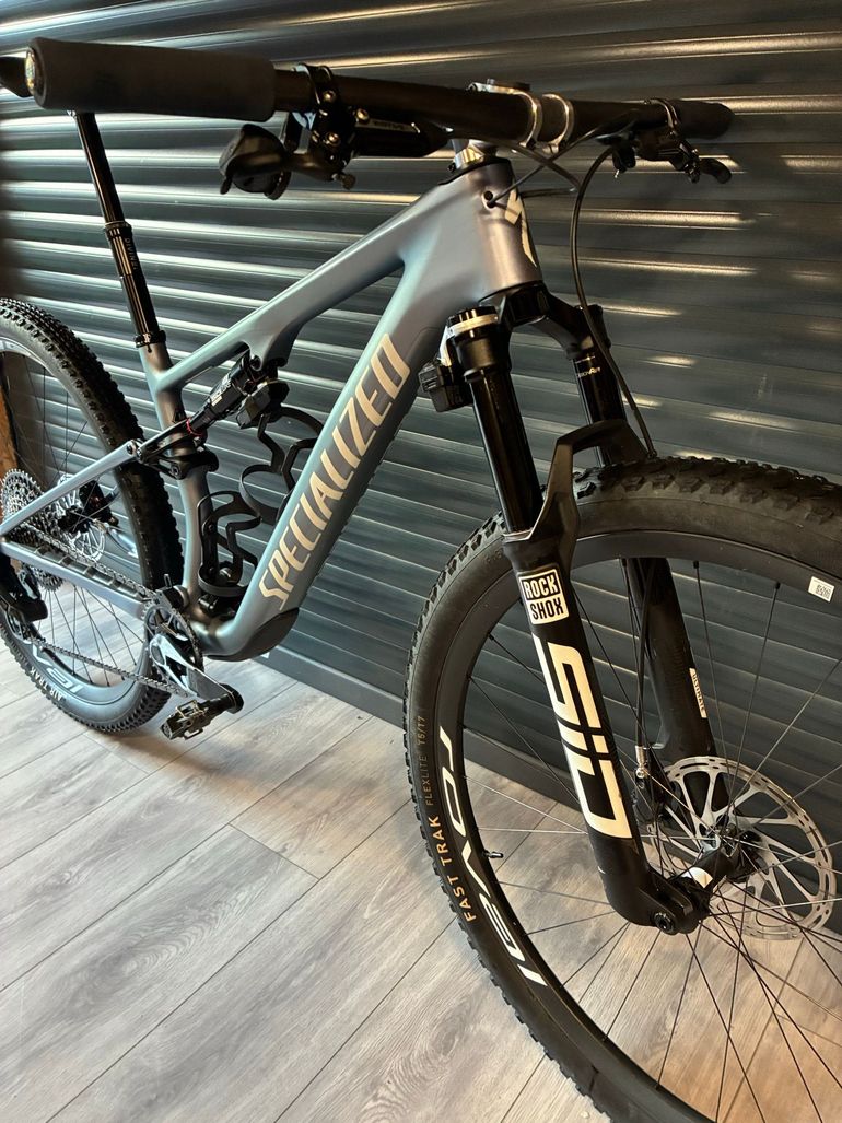Used Specialized Epic 8 Pro - SRAM X0 AXS, RockShox Ultimate Flight Attendant 2026 2026 Mountainbike — image 5 of 6