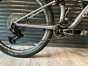 Used Specialized Epic 8 Pro - SRAM X0 AXS, RockShox Ultimate Flight Attendant 2026 2026 Mountainbike — image 3 of 6