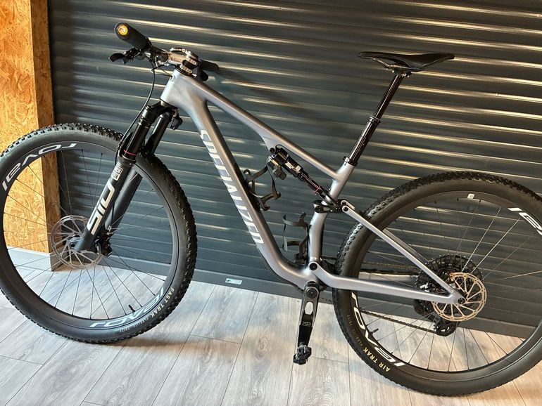 Used Specialized Epic 8 Pro - SRAM X0 AXS, RockShox Ultimate Flight Attendant 2026 2026 Mountainbike — image 2 of 6