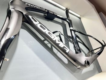 Used Pinarello DOGMA F DURA ACE Di2 Disc 2023 Frameset 2023 Road & Gravel, Black — image 10 of 17