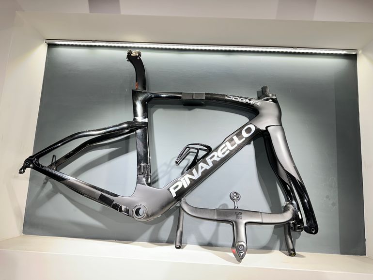 Used Pinarello DOGMA F DURA ACE Di2 Disc 2023 Frameset 2023 Road & Gravel, Black — image 1 of 17
