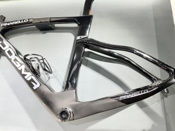 Used Pinarello DOGMA F DURA ACE Di2 Disc 2023 Frameset 2023 Road & Gravel, Black — image 9 of 17