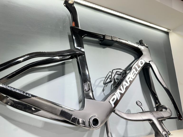 Used Pinarello DOGMA F DURA ACE Di2 Disc 2023 Frameset 2023 Road & Gravel, Black — image 2 of 17