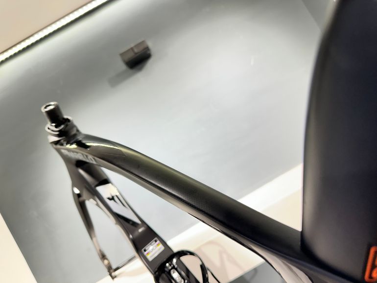 Used Pinarello DOGMA F DURA ACE Di2 Disc 2023 Frameset 2023 Road & Gravel, Black — image 14 of 17