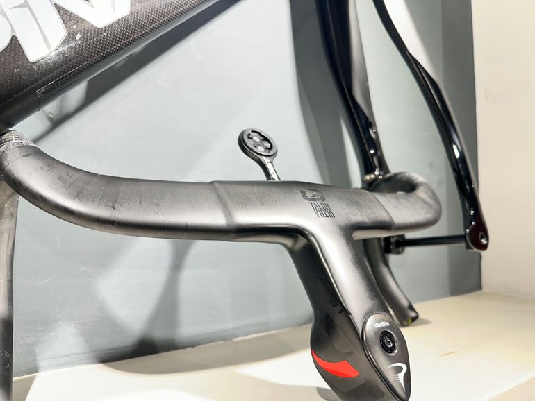 Used Pinarello DOGMA F DURA ACE Di2 Disc 2023 Frameset 2023 Road & Gravel, Black — image 7 of 17