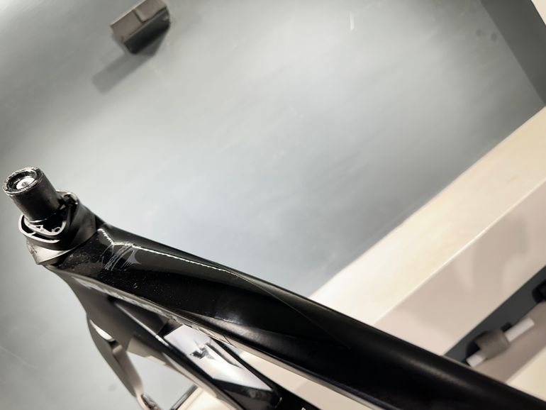 Used Pinarello DOGMA F DURA ACE Di2 Disc 2023 Frameset 2023 Road & Gravel, Black — image 15 of 17