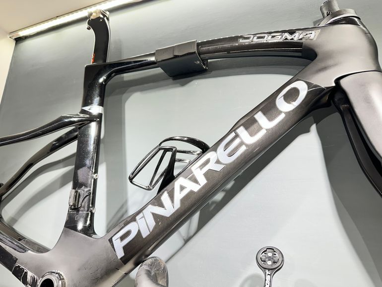 Used Pinarello DOGMA F DURA ACE Di2 Disc 2023 Frameset 2023 Road & Gravel, Black — image 3 of 17