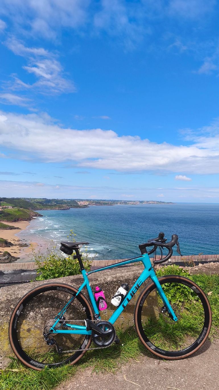 Used CUBE ATTAIN GTC SL 2021 2021 Road & Gravel, Blue — image 1 of 5