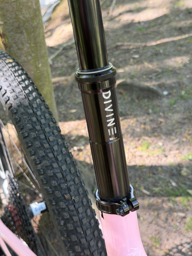 Used Specialized Epic Pro LTD 2024 2024 Mountainbike, Purple, 29 — image 9 of 18