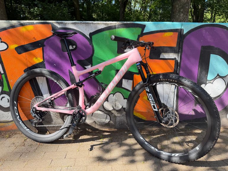 Used Specialized Epic Pro LTD 2024 2024 Mountainbike, Purple, 29 — image 1 of 18