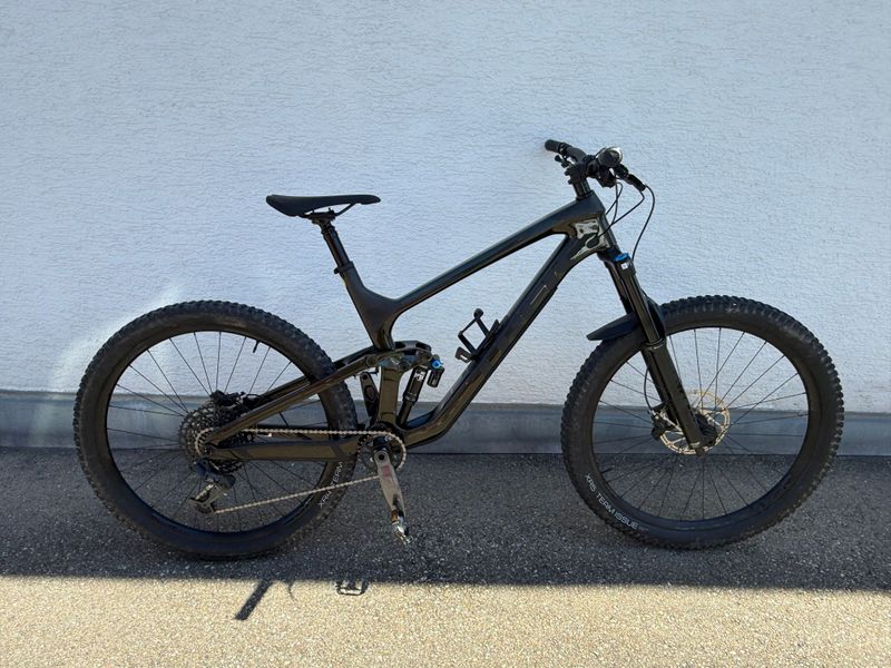 Käytetty Trek Slash 9.7 2021 2021 Mountainbike — kuva 1 / 6