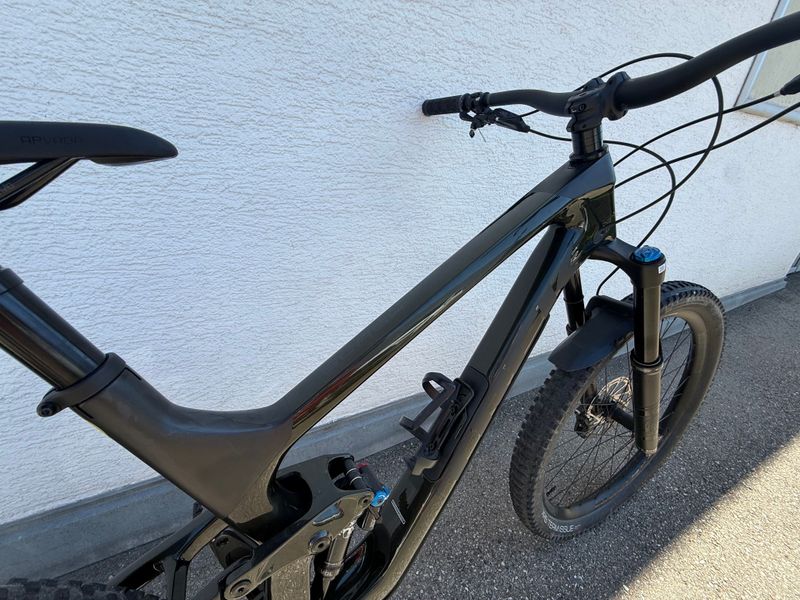 Käytetty Trek Slash 9.7 2021 2021 Mountainbike — kuva 6 / 6
