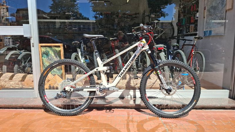 Käytetty Transition Sentinel Carbon Frameset 2025 2025 Mountainbike — kuva 1 / 6
