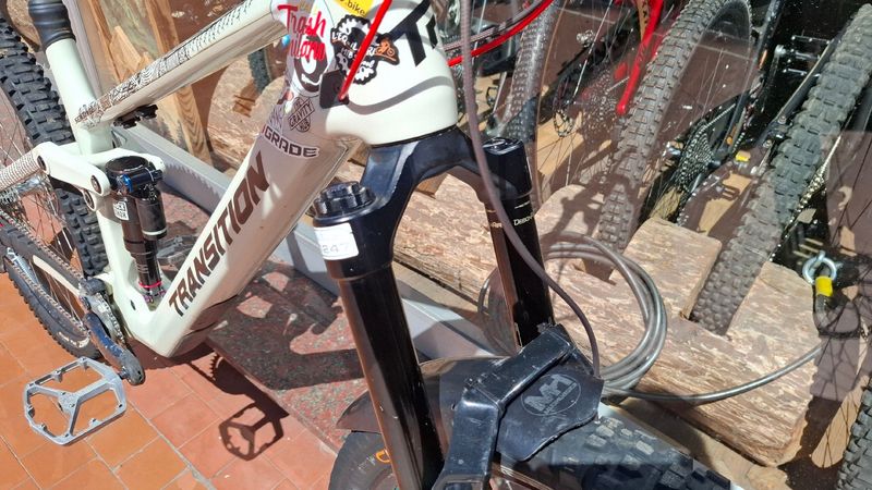 Käytetty Transition Sentinel Carbon Frameset 2025 2025 Mountainbike — kuva 6 / 6
