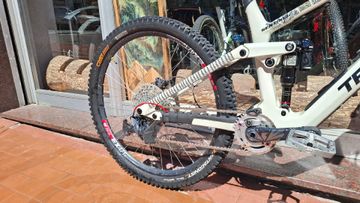 Käytetty Transition Sentinel Carbon Frameset 2025 2025 Mountainbike — kuva 4 / 6