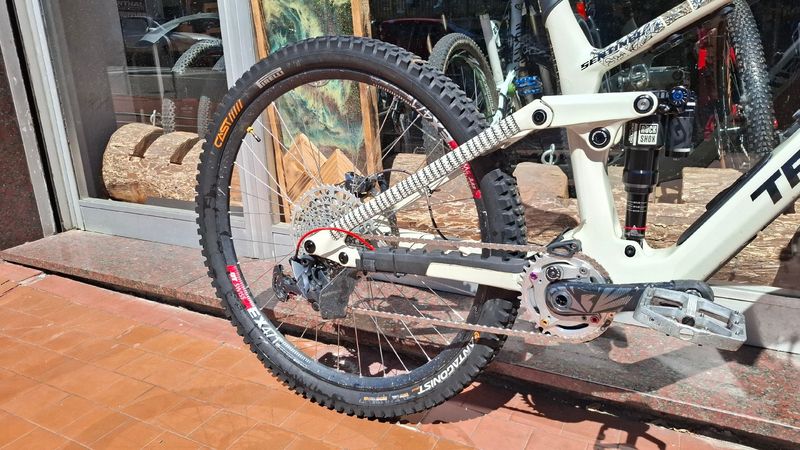Käytetty Transition Sentinel Carbon Frameset 2025 2025 Mountainbike — kuva 4 / 6